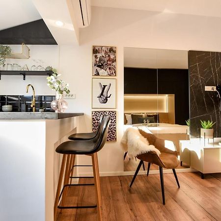 Calea Victoriei Modern Studio - Escape In The City Center Бухарест Екстер'єр фото