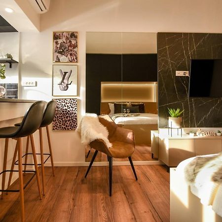 Calea Victoriei Modern Studio - Escape In The City Center Бухарест Екстер'єр фото